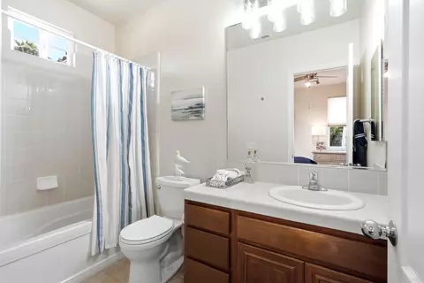 Bath - 5988 Black Rail Rd, Carlsbad, CA 92011 photo 5 of 7