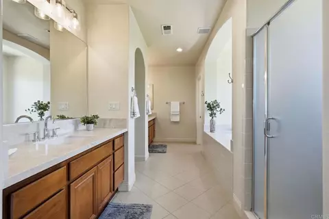 Bath - 5988 Black Rail Rd, Carlsbad, CA 92011 photo 2 of 7