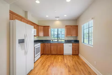 Kitchen - 3737 Cedar Vale Way, Fallbrook, CA 92028 photo 9 of 11