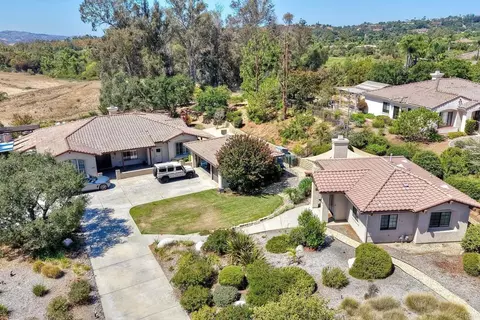 View/Area - 3737 Cedar Vale Way, Fallbrook, CA 92028 photo 2 of 9