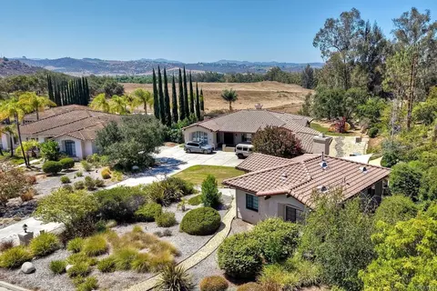 View/Area - 3737 Cedar Vale Way, Fallbrook, CA 92028 photo 3 of 9