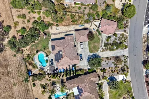 View/Area - 3737 Cedar Vale Way, Fallbrook, CA 92028 photo 5 of 9