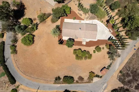 View/Area - 1650 Silver Tree Ln, Escondido, CA 92026 photo 3 of 5