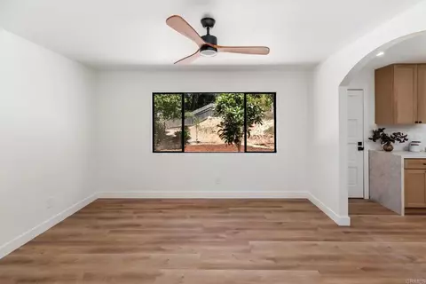 Living - 1650 Silver Tree Ln, Escondido, CA 92026 photo 3 of 4