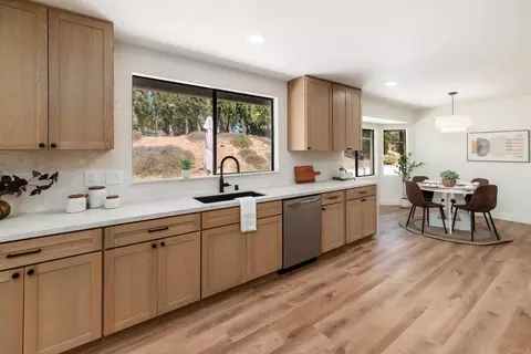 Kitchen - 1650 Silver Tree Ln, Escondido, CA 92026 photo 3 of 4
