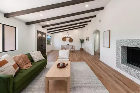 Living - 1650 Silver Tree Ln, Escondido, CA 92026 photo 2 of 4