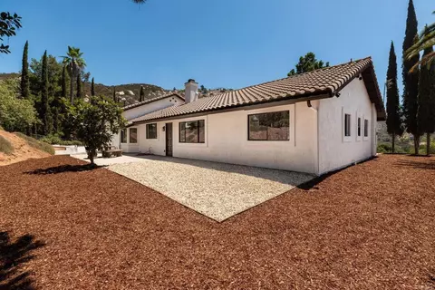 Exterior - 1650 Silver Tree Ln, Escondido, CA 92026 photo 6 of 14