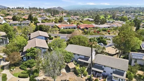 View/Area - 11937 Bajada, San Diego, CA 92128 photo 3 of 5