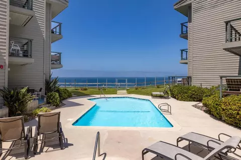 Exterior - 940 Sealane Dr #9, Encinitas, CA 92024 photo 2 of 4