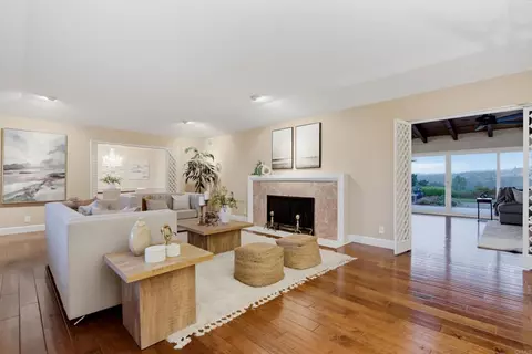 Living - 3088 Skycrest Dr, Fallbrook, CA 92028 photo 1 of 4