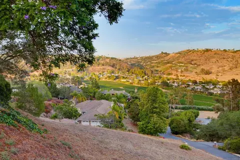 View/Area - 3088 Skycrest Dr, Fallbrook, CA 92028 photo 2 of 6