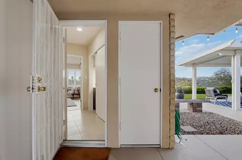 Entry Way - 3088 Skycrest Dr, Fallbrook, CA 92028 photo 2 of 3