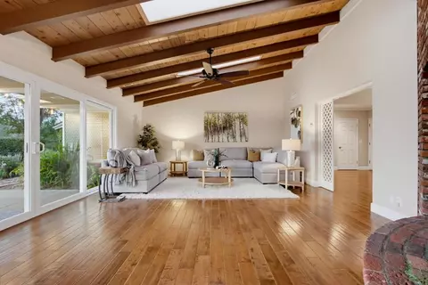 Living - 3088 Skycrest Dr, Fallbrook, CA 92028 photo 3 of 4