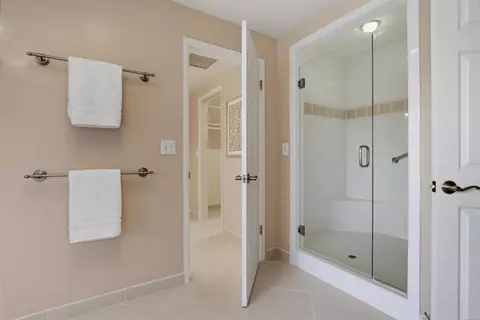 Bath - 3088 Skycrest Dr, Fallbrook, CA 92028 photo 4 of 7