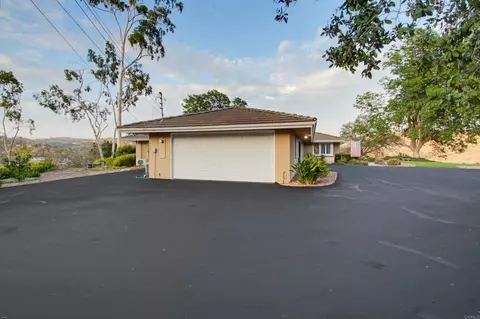 Exterior - 3088 Skycrest Dr, Fallbrook, CA 92028 photo 12 of 18