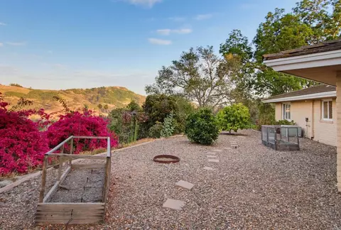 Exterior - 3088 Skycrest Dr, Fallbrook, CA 92028 photo 16 of 18