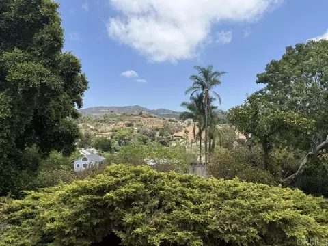 View/Area - 604 Rudd Rd, Vista, CA 92084 photo 2 of 14