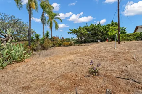 Exterior - 604 Rudd Rd, Vista, CA 92084 photo 9 of 21