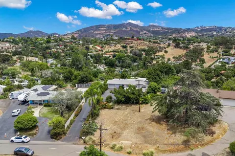 View/Area - 604 Rudd Rd, Vista, CA 92084 photo 11 of 14