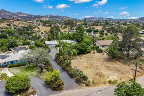 View/Area - 604 Rudd Rd, Vista, CA 92084 photo 10 of 14