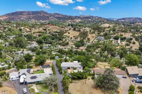 View/Area - 604 Rudd Rd, Vista, CA 92084 photo 3 of 14