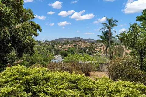 Exterior - 604 Rudd Rd, Vista, CA 92084 photo 12 of 21