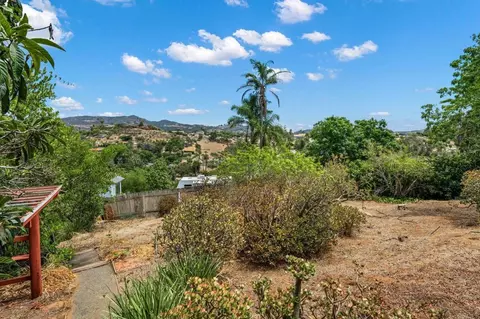 Exterior - 604 Rudd Rd, Vista, CA 92084 photo 13 of 21