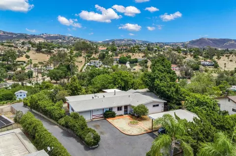 View/Area - 604 Rudd Rd, Vista, CA 92084 photo 13 of 14