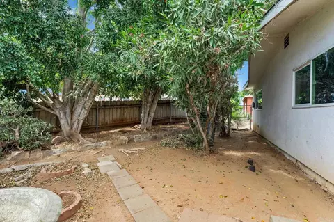Exterior - 604 Rudd Rd, Vista, CA 92084 photo 8 of 21