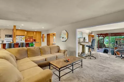 Living - 604 Rudd Rd, Vista, CA 92084 photo 3 of 3