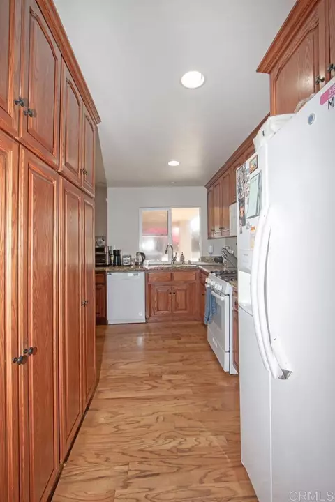 Kitchen - 1417 Grey Oaks Ct, Oceanside, CA 92056 photo 4 of 4