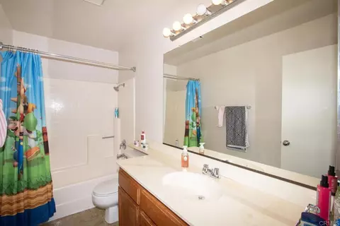 Bath - 1417 Grey Oaks Ct, Oceanside, CA 92056 photo 2 of 5