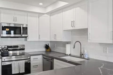 Kitchen - 1445 S Pacific St #D, Oceanside, CA 92054 photo 2 of 3