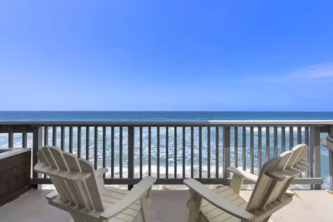Exterior - 1445 S Pacific St #D, Oceanside, CA 92054 photo 1 of 8