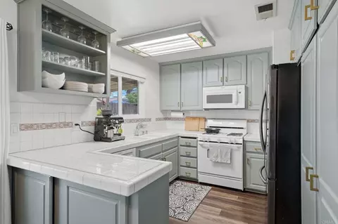 Kitchen - 10350 El Toro Ln, Santee, CA 92071 photo 2 of 2