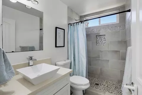 Bath - 1649 Palomar Dr, San Marcos, CA 92069 photo 1 of 2