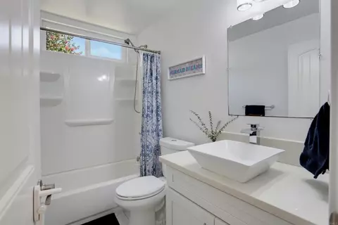 Bath - 1649 Palomar Dr, San Marcos, CA 92069 photo 2 of 2