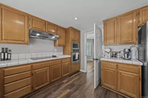 Kitchen - 43870 Gatewood Way, Temecula, CA 92592 photo 3 of 3