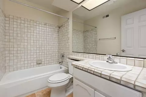 Bath - 6890 Peach Tree Rd, Carlsbad, CA 92011 photo 3 of 3