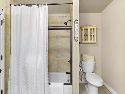 Bath - 7921 Cinnabar Dr, La Mesa, CA 91941 photo 4 of 5
