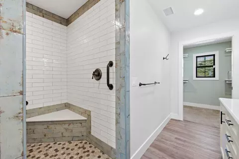 Bath - 4344 Summit Dr, La Mesa, CA 91941 photo 3 of 5