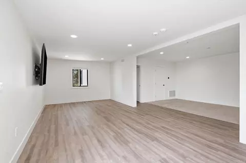 Living - 4344 Summit Dr, La Mesa, CA 91941 photo 9 of 11