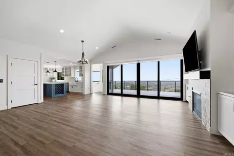 Living - 4344 Summit Dr, La Mesa, CA 91941 photo 6 of 11