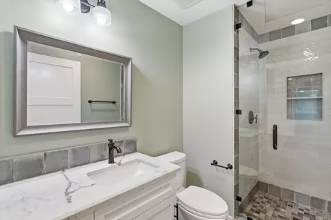 Bath - 4344 Summit Dr, La Mesa, CA 91941 photo 5 of 5
