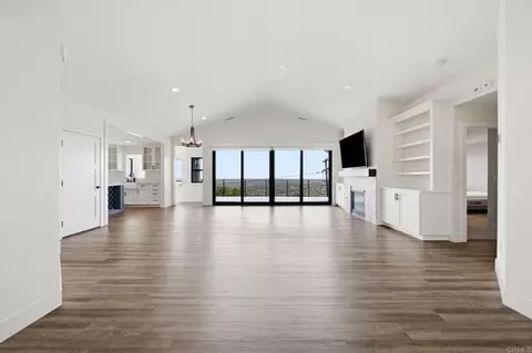 Living - 4344 Summit Dr, La Mesa, CA 91941 photo 2 of 11