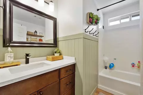 Bath - 259 Lucia Way, Oceanside, CA 92057 photo 4 of 4
