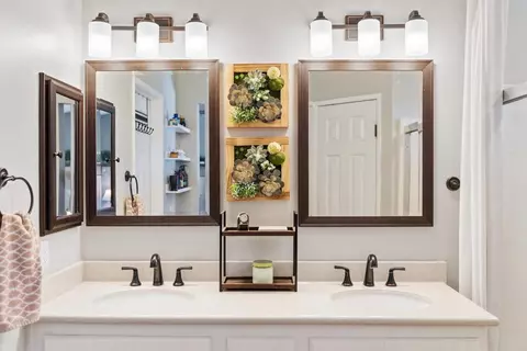 Bath - 259 Lucia Way, Oceanside, CA 92057 photo 2 of 4