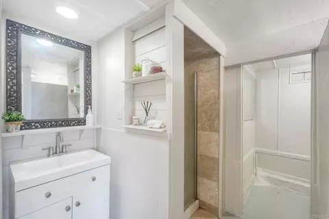 Bath - 403 S Horne St, Oceanside, CA 92054 photo 2 of 2
