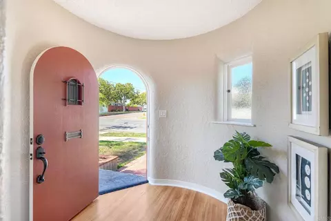Entry Way - 403 S Horne St, Oceanside, CA 92054 photo 1 of 1