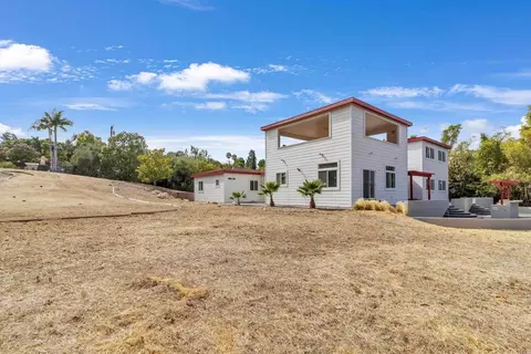 Exterior - 441 Rancho Santa Fe Rd, Encinitas, CA 92024 photo 16 of 18
